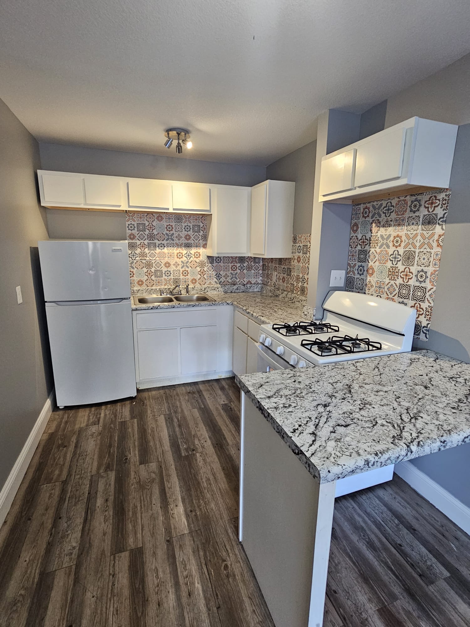 3904 Griffin Street - 10B